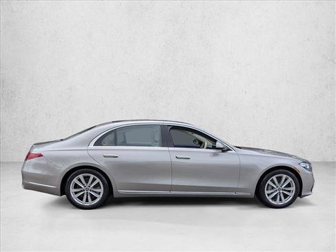 Used 2023 Mercedes-Benz S 500 4MATIC image 4