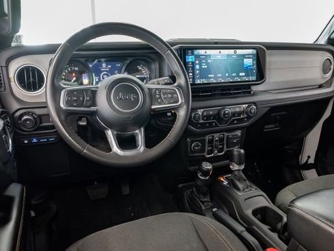 Used 2024 Jeep Wrangler Unlimited Sahara AWD/4WD image 7