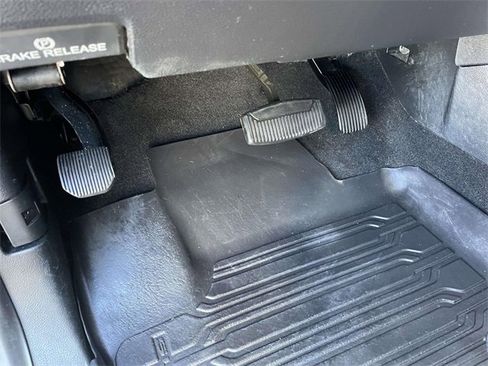 Used 2019 Ford F350 Lariat w/ Chrome Package image 15