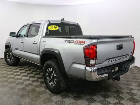 Used 2019 Toyota Tacoma TRD Off-Road AWD/4WD image 9