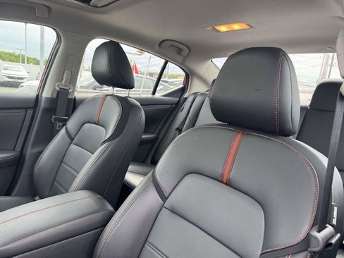 Used 2024 Nissan Sentra SR w/ SR Premium Package FWD image 25