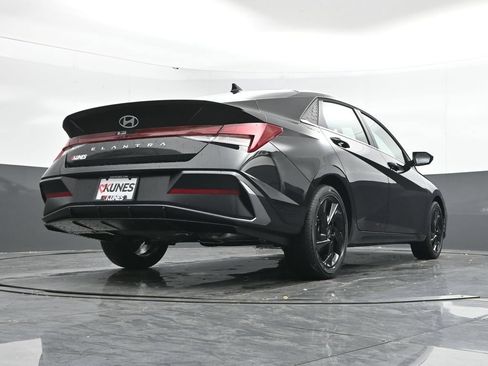 Used 2026 Hyundai Elantra SEL Sport Premium FWD image 46