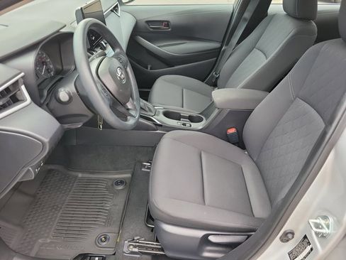 Used 2024 Toyota Corolla LE FWD image 5