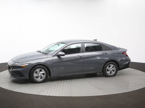 Used 2024 Hyundai Elantra SE FWD image 56