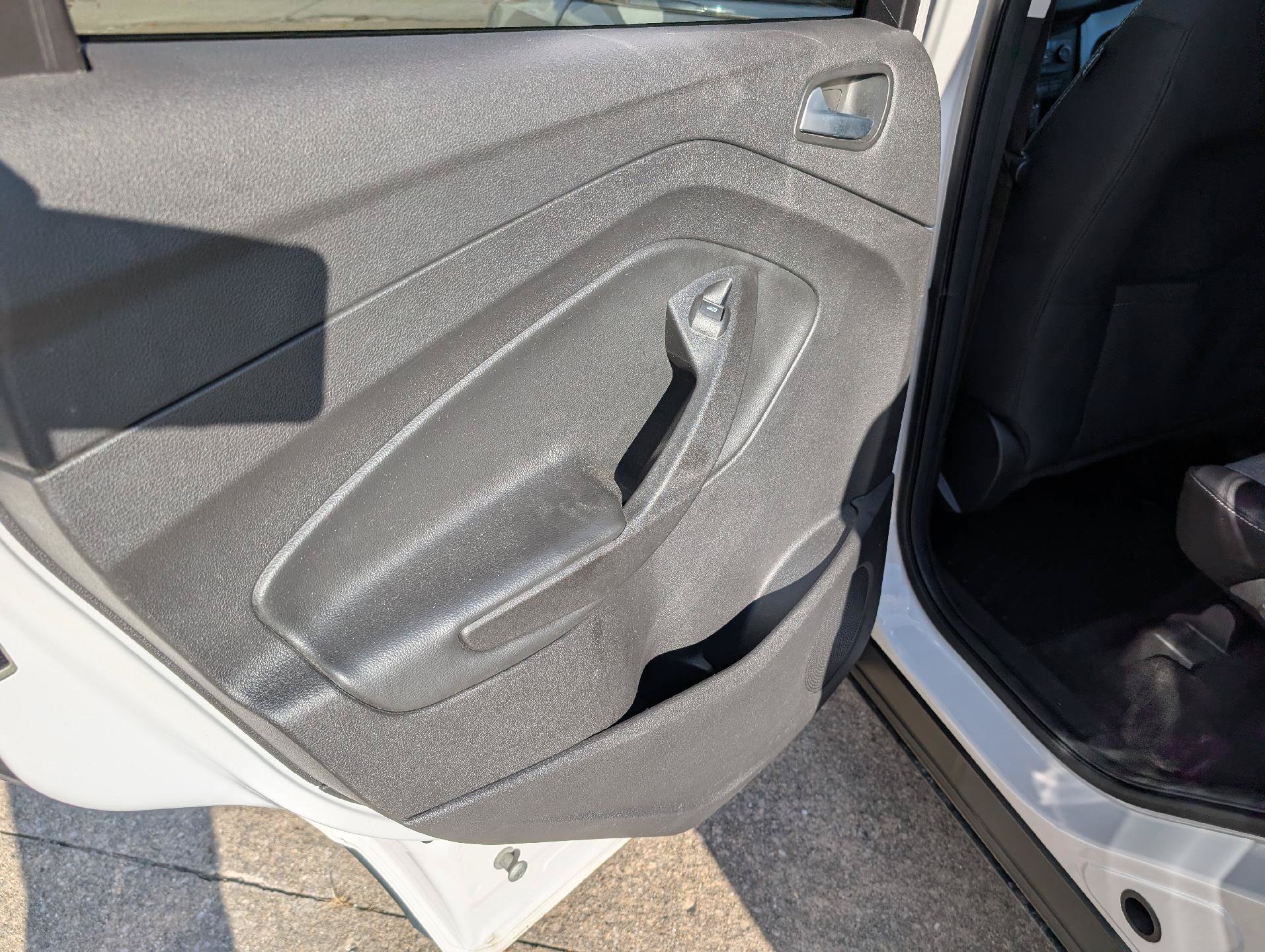 Used 2017 Ford Escape SE FWD image 13