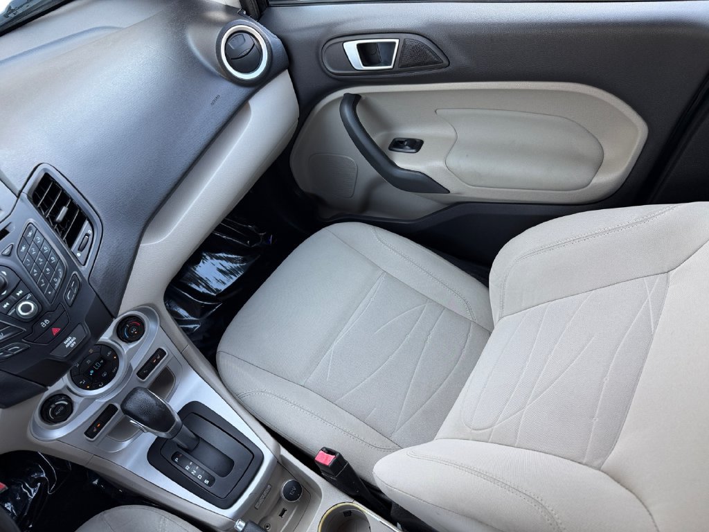 Used 2014 Ford Fiesta SE w/ Comfort Package FWD image 17
