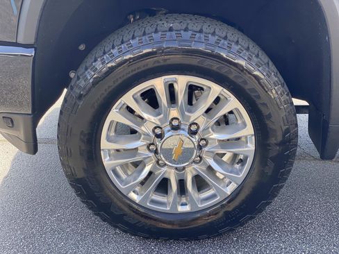 Used 2022 Chevrolet Silverado 2500 High Country w/ LPO, Hitch Package image 12