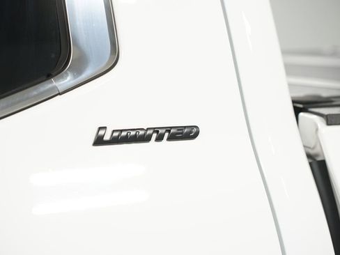 Used 2023 Toyota Tundra Limited w/ Power Package AWD/4WD image 11