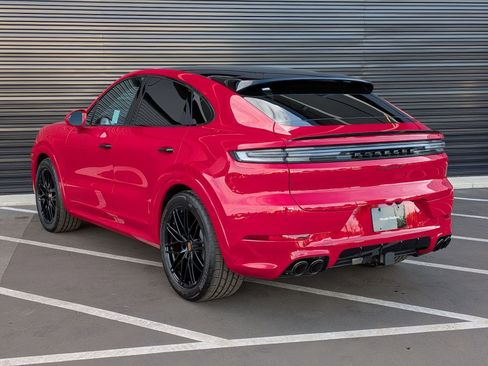 New 2026 Porsche Cayenne S image 3