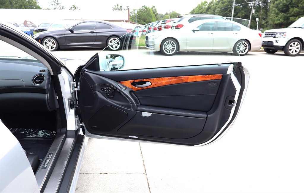 Used 2011 Mercedes-Benz SL 550 image 45