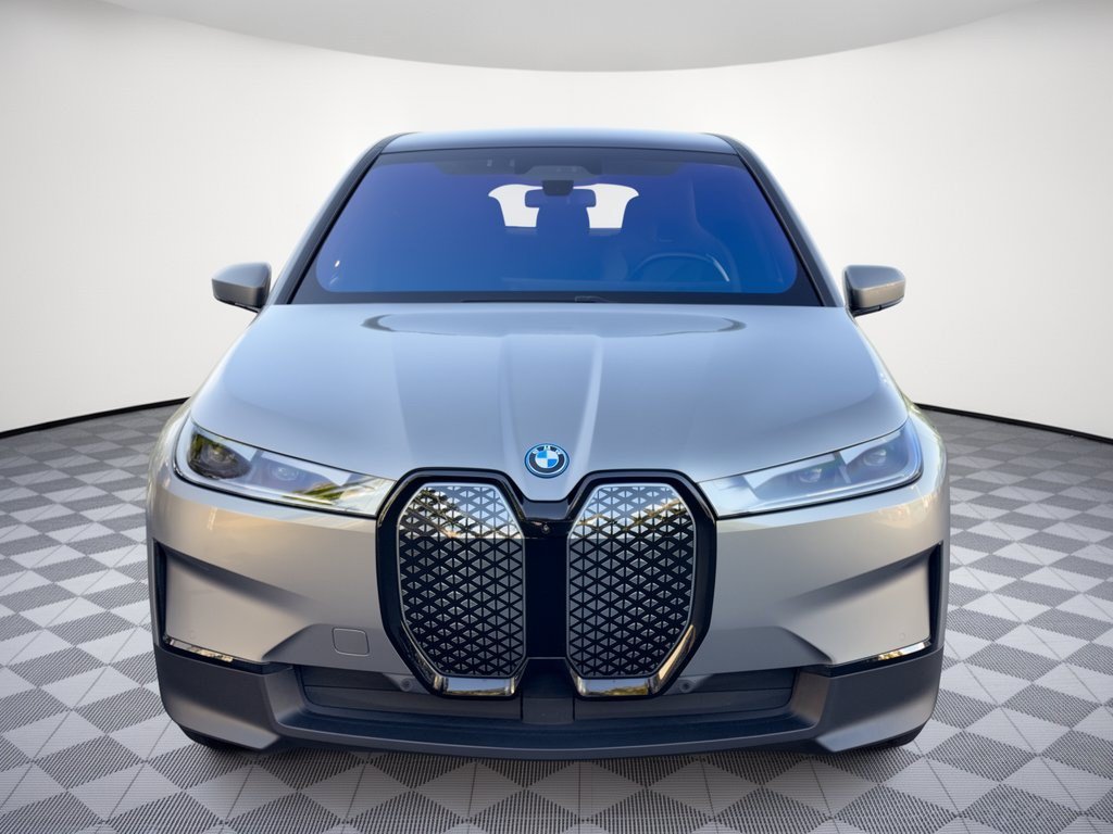Used 2024 BMW iX xDrive50 w/ Premium Package AWD/4WD image 6