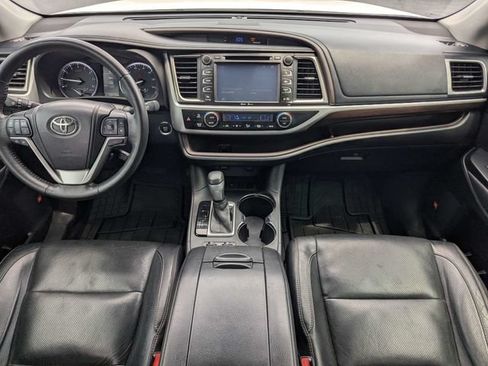 Used 2014 Toyota Highlander Limited Platinum FWD image 6