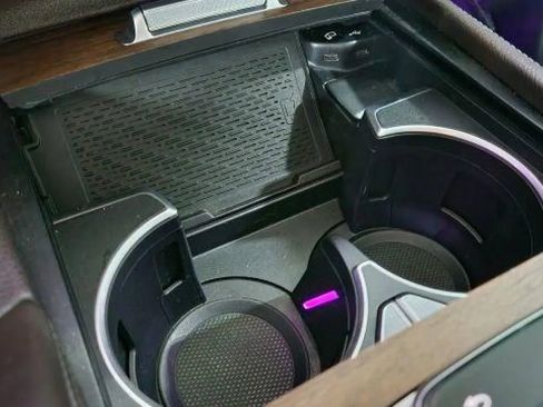 Used 2020 Mercedes-Benz GLE 350 GLE 350 4MATIC Sport Utility 4 w/ Premium Package image 41