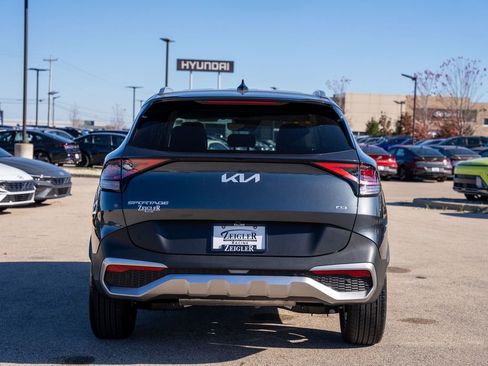 Used 2024 Kia Sportage EX image 6