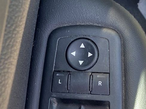 Used 2016 Chrysler 200 Limited w/ Convenience Group FWD image 13