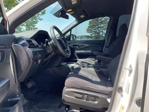 Used 2022 Honda Pilot Sport image 18