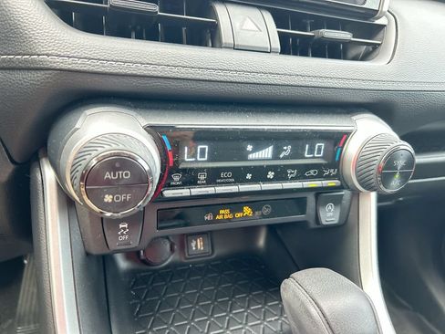 Certified 2023 Toyota RAV4 XLE w/ Convenience Package FWD image 26