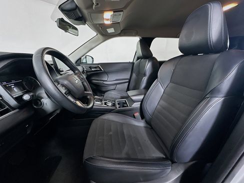 Used 2024 Mitsubishi Outlander SE AWD/4WD image 13