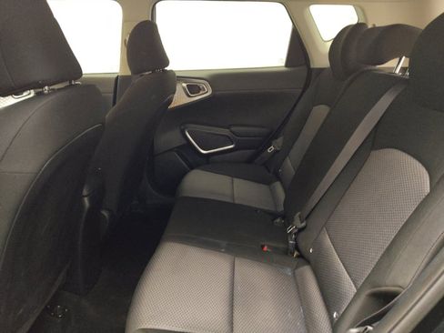 Used 2024 Kia Soul LX image 19