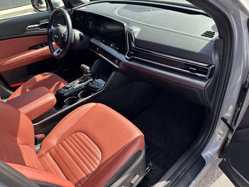 Used 2025 Kia Sportage SX image 24