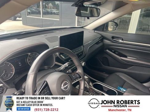 Used 2024 Nissan Altima 2.5 SR w/ SR Premium Package FWD image 6