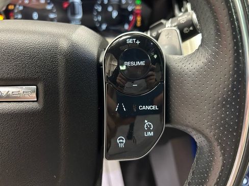 Used 2018 Land Rover Range Rover Velar R-Dynamic SE AWD/4WD image 11