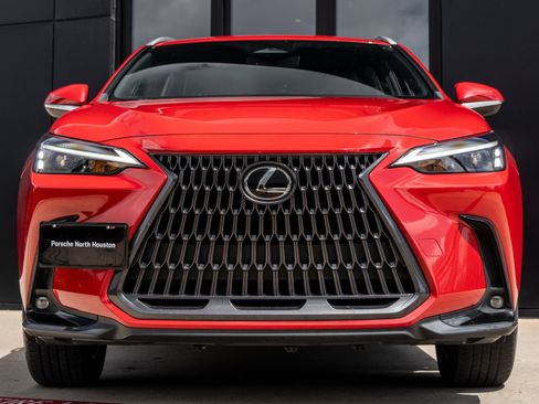Used 2022 Lexus NX 250 FWD w/ Towing Package (2000 Lbs) image 4