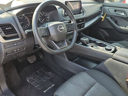 Used 2025 Nissan Rogue SV AWD/4WD image 13