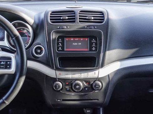 Used 2018 Dodge Journey SXT w/ Blacktop Package image 12