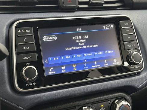 Used 2025 Nissan Versa SV FWD image 31