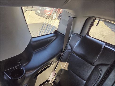 Used 2017 GMC Yukon Denali image 32