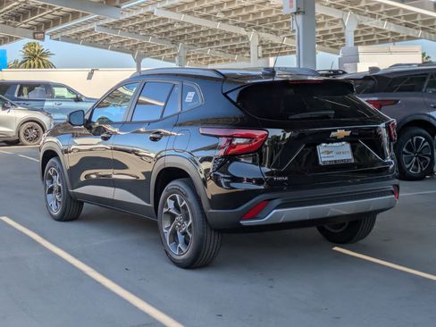 New 2026 Chevrolet Trax LT w/ Driver Confidence Package image 4