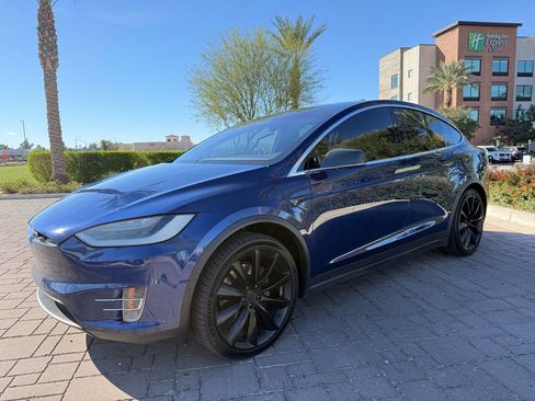 Used 2017 Tesla Model X 75D image 8