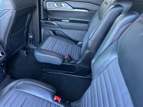 New 2026 Ford Explorer ST-Line w/ ST-Line Street Pack image 12