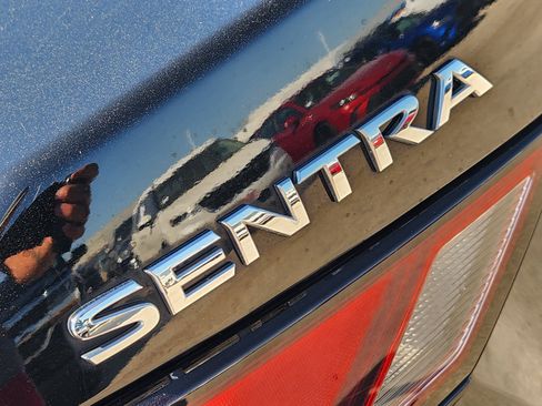 Used 2020 Nissan Sentra SV FWD image 12
