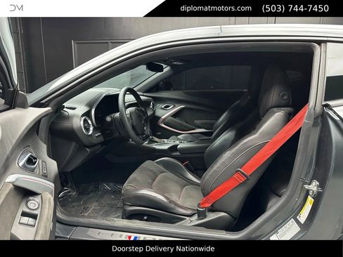 Used 2018 Chevrolet Camaro ZL1 image 17