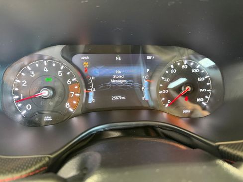 Used 2025 Jeep Compass Trailhawk w/ Trailer Tow Group image 39