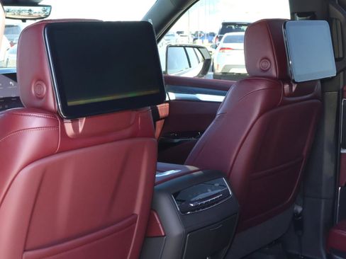 Used 2026 Cadillac Escalade Sport w/ LPO, Floor Liner Package image 20