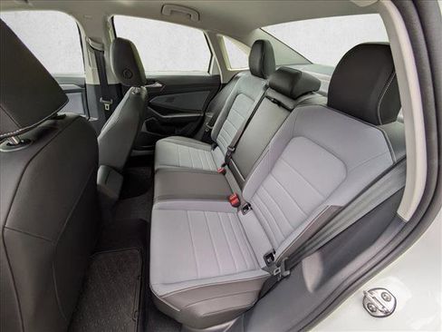 Used 2025 Volkswagen Jetta SE FWD image 15