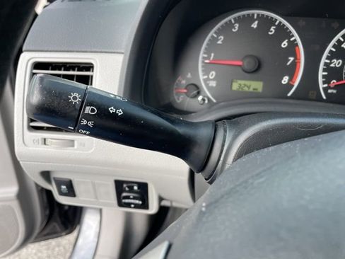 Used 2013 Toyota Corolla LE image 25