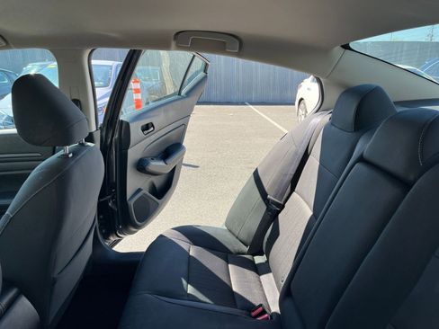 Used 2025 Nissan Altima 2.5 SV FWD image 40