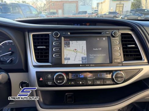 Used 2019 Toyota Highlander XLE image 39