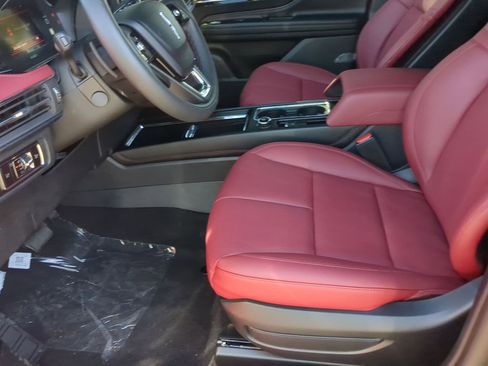 New 2026 Lincoln Corsair Reserve FWD image 11