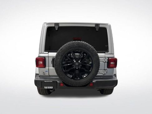 Used 2021 Jeep Wrangler Unlimited Sahara image 12