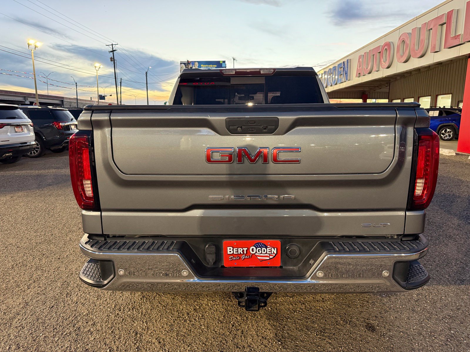 Used 2021 GMC Sierra 1500 SLT RWD image 4