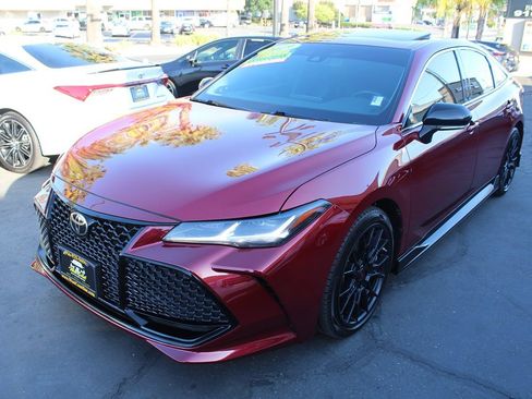 Used 2019 Toyota Avalon Touring w/ Preferred Accessory Package FWD image 4