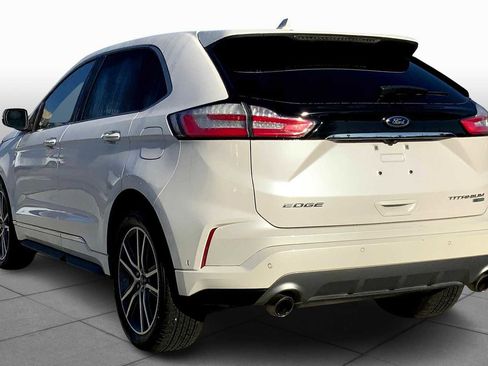 Used 2019 Ford Edge Titanium w/ Equipment Group 301A FWD image 11