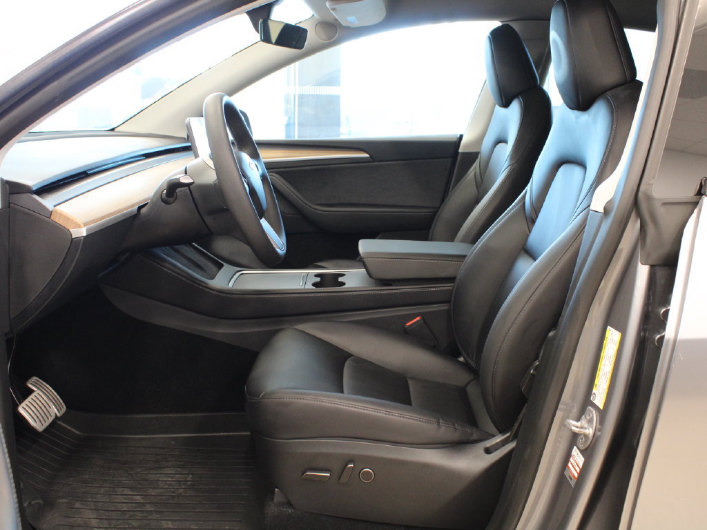 Used 2025 Tesla Model Y Performance AWD/4WD image 14