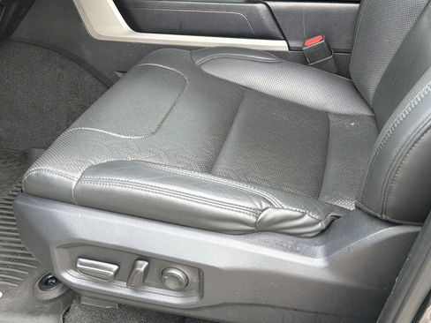 Used 2022 Toyota Tundra SR5 w/ SR5 Premium Package RWD image 15