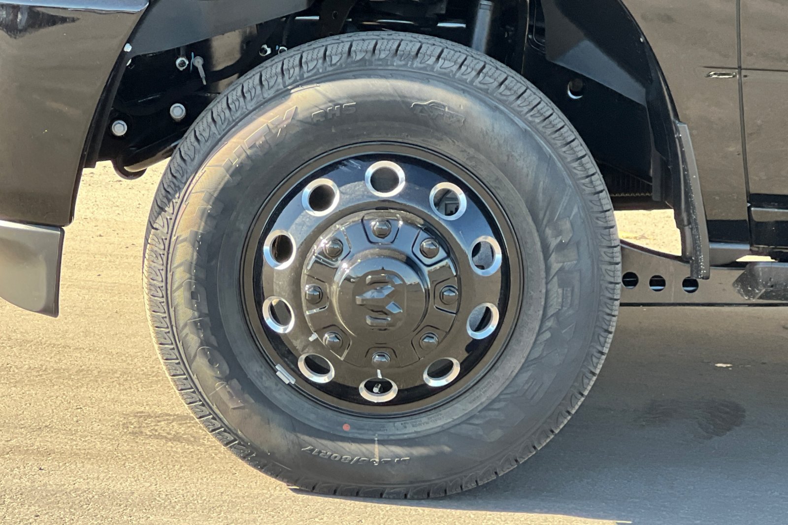 New 2026 RAM 3500 Laramie AWD/4WD image 9